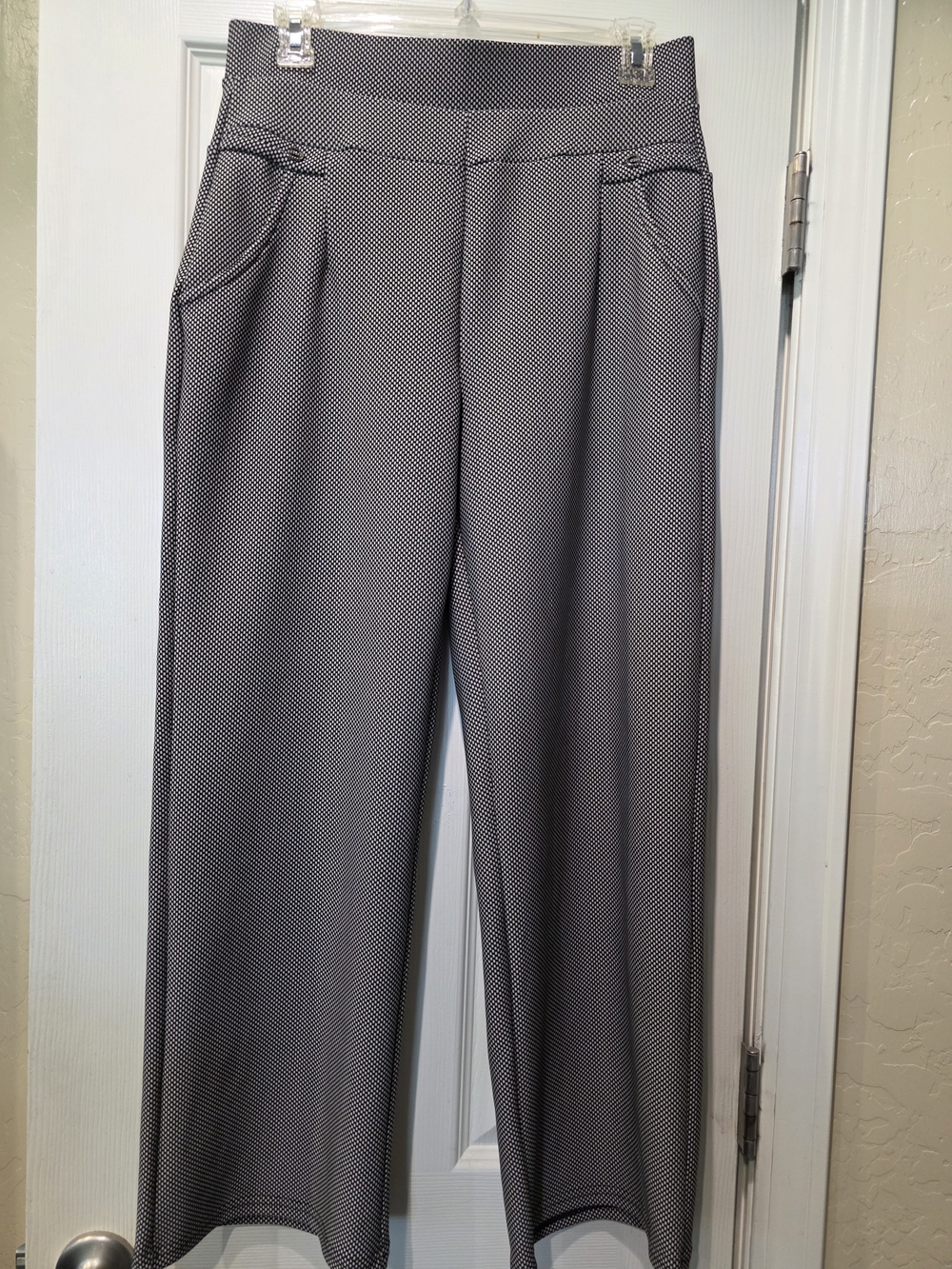 Polished & Poised Women’s Wide-Leg Ponte Pants in Black and White